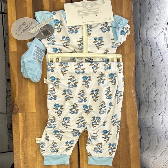 Milkberry Baby Floral Outfit Set - Picture 2 of 10